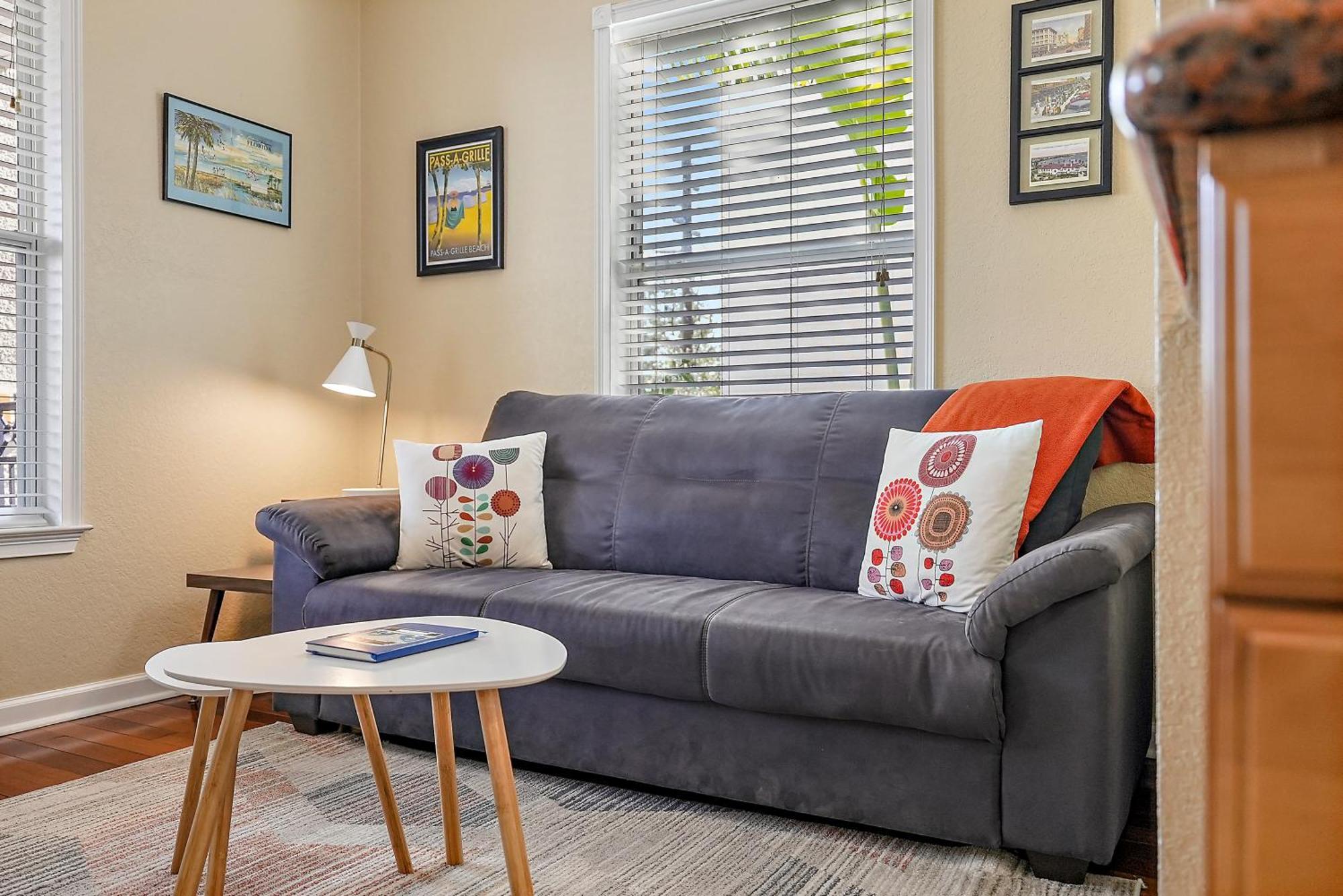 Retro Retreat In Dtsp - Explore The Downtown Area San Petersburgo Exterior foto